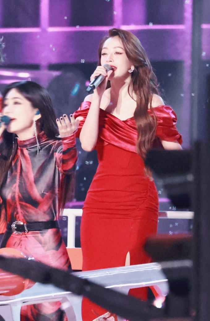 Chi Pu h&uacute;t hơn 3 triệu người xem tr&ecirc;n Weibo, được netizen Trung Quốc khen visual đẹp nức l&ograve;ng- Ảnh 4.