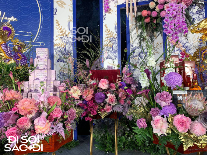 Cận cảnh siêu xe 10 tỷ được Quang Hải dùng để đón Chu Thanh Huyền về dinh- Ảnh 7.