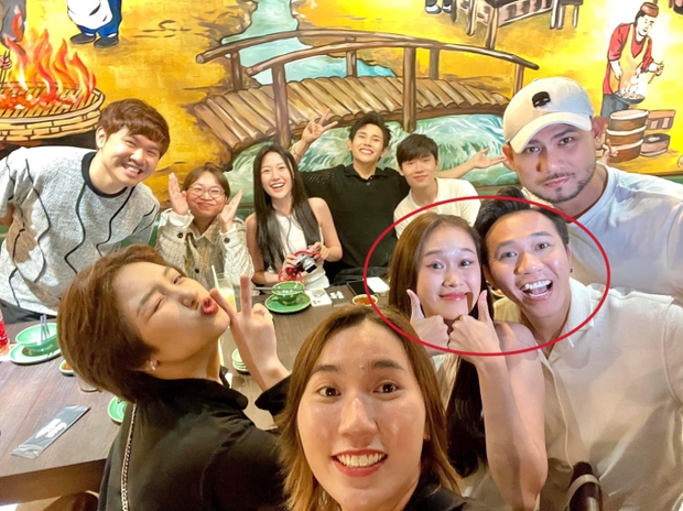 Anh Đức v&agrave; t&igrave;nh tin đồn để lộ hint hẹn h&ograve; "r&otilde; mồn một", đ&oacute;n năm mới tr&ecirc;n du thuyền c&ugrave;ng nhau?- Ảnh 4.