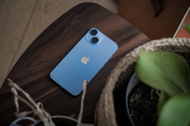 Nhiều mẫu iPhone giảm chạm đáy dịp cuối năm, chưa tới 10 triệu đồng là có thể mua máy mới- Ảnh 4. Nhiều mẫu iPhone giảm chạm đáy dịp cuối năm, chưa tới 10 triệu đồng là có thể mua máy mới- Ảnh 4.
