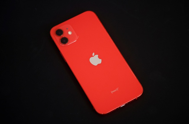 Nhiều mẫu iPhone giảm chạm đáy dịp cuối năm, chưa tới 10 triệu đồng là có thể mua máy mới- Ảnh 3. Nhiều mẫu iPhone giảm chạm đáy dịp cuối năm, chưa tới 10 triệu đồng là có thể mua máy mới- Ảnh 3.