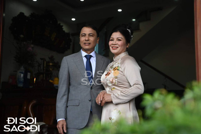 Cận cảnh siêu xe 10 tỷ được Quang Hải dùng để đón Chu Thanh Huyền về dinh- Ảnh 5.