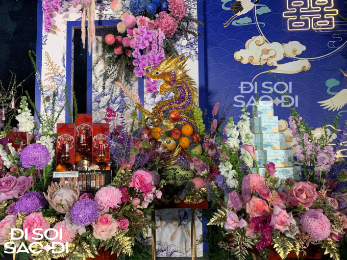 Tráp dát vàng, đính 700 viên đá được Quang Hải chuẩn bị trong đám hỏi với Chu Thanh Huyền- Ảnh 4. Tráp dát vàng, đính 700 viên đá được Quang Hải chuẩn bị trong đám hỏi với Chu Thanh Huyền- Ảnh 4.