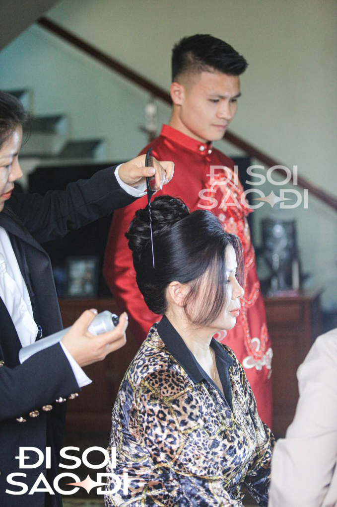 Quang Hải mặc áo dài bảnh bao lên đường ăn hỏi Chu Thanh Huyền, sẵn sàng cho giây phút quan trọng bậc nhất cuộc đời- Ảnh 2. Quang Hải mặc áo dài bảnh bao lên đường ăn hỏi Chu Thanh Huyền, sẵn sàng cho giây phút quan trọng bậc nhất cuộc đời- Ảnh 2.