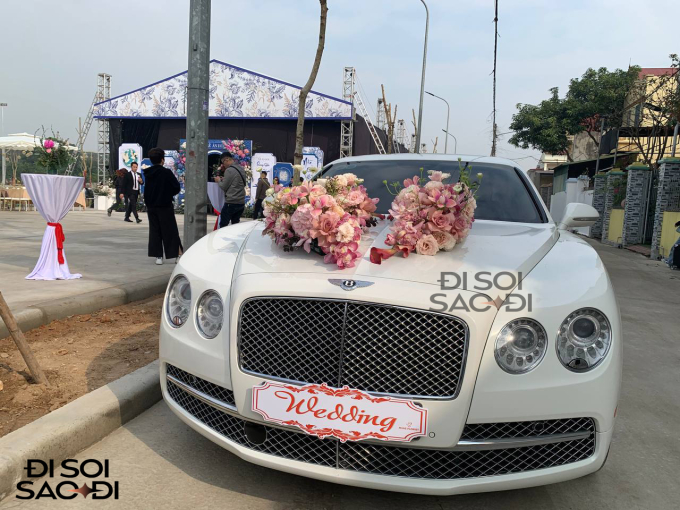 Cận cảnh siêu xe 10 tỷ được Quang Hải dùng để đón Chu Thanh Huyền về dinh- Ảnh 2.