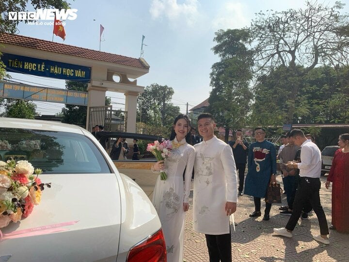 Mẹ Quang Hải thân mật nắm tay Chu Thanh Huyền trong lễ ăn hỏi- Ảnh 7.