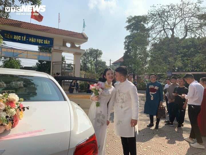 Mẹ Quang Hải thân mật nắm tay Chu Thanh Huyền trong lễ ăn hỏi- Ảnh 6.