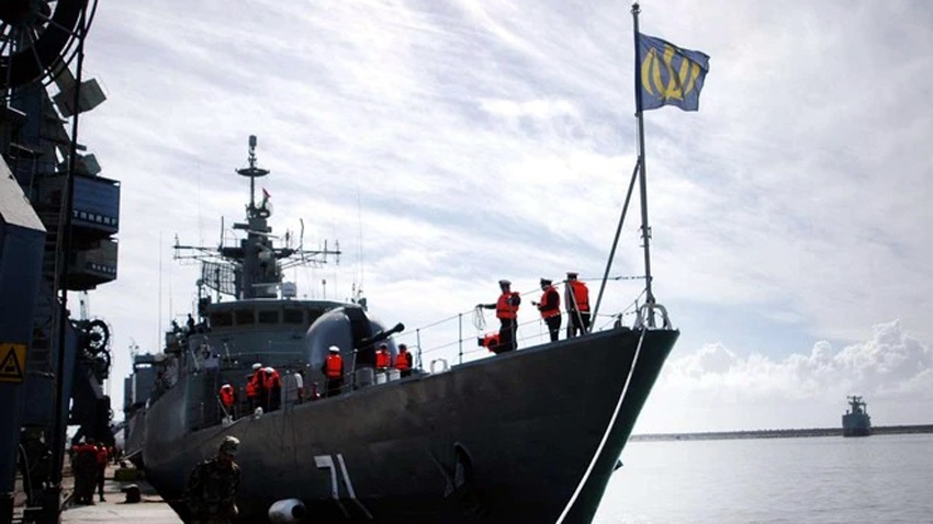 Tàu chiến Iran tiến vào Biển Đỏ- Ảnh 1.