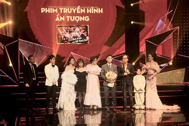 'Gia đình mình vui bất thình lình' thắng lớn, 'Cuộc đời vẫn đẹp sao' trắng tay ở VTV Awards- Ảnh 2.