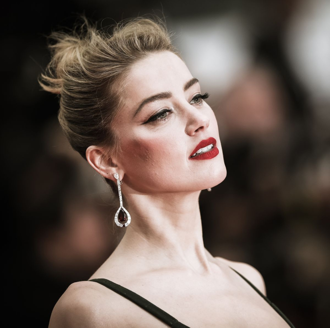 Dù là cô gái bê bối hàng đầu Hollywood nhưng có 1 sự thật không thể chối cãi rằng Amber Heard thật sự quá xinh đẹp- Ảnh 3.