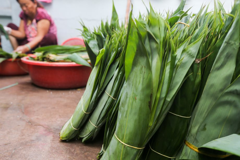 Loại lá bỏ đi không ai lấy sang nước ngoài thành hàng đắt đỏ, đều đặn mang về 2 triệu USD/năm cho Việt Nam- Ảnh 3.