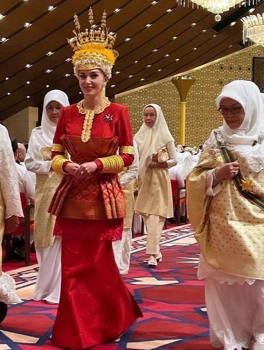 Sắc vóc và gia thế cô gái cưới Hoàng tử Brunei, hôn lễ tổ chức 10 ngày- Ảnh 2.