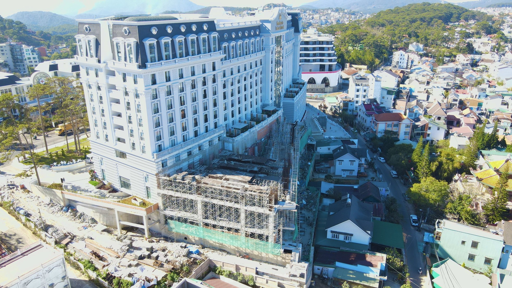 Cận cảnh khách sạn 5 sao lớn nhất Đà Lạt xây vượt phép 4.450m2- Ảnh 4.