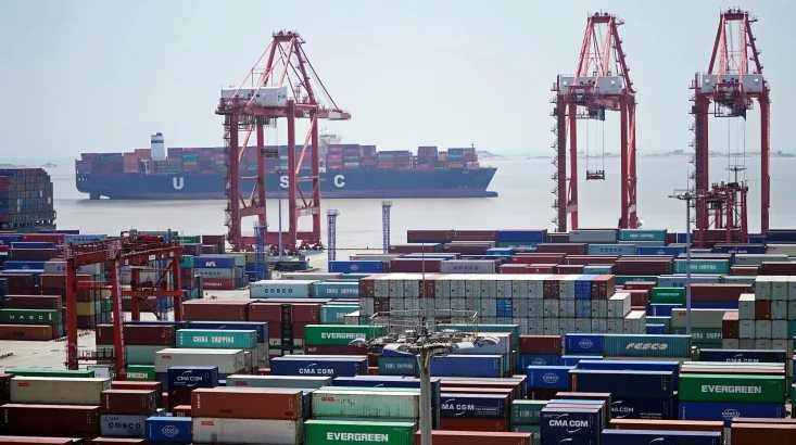 Trung Quốc bất ngờ công bố số liệu tăng trưởng xuất khẩu cao vượt dự báo: Giai đoạn khó khăn đã qua?- Ảnh 1.