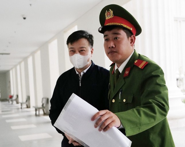 Vụ án Việt Á: HĐXX đánh giá cao việc các bị cáo tích cực hợp tác điều tra- Ảnh 3.