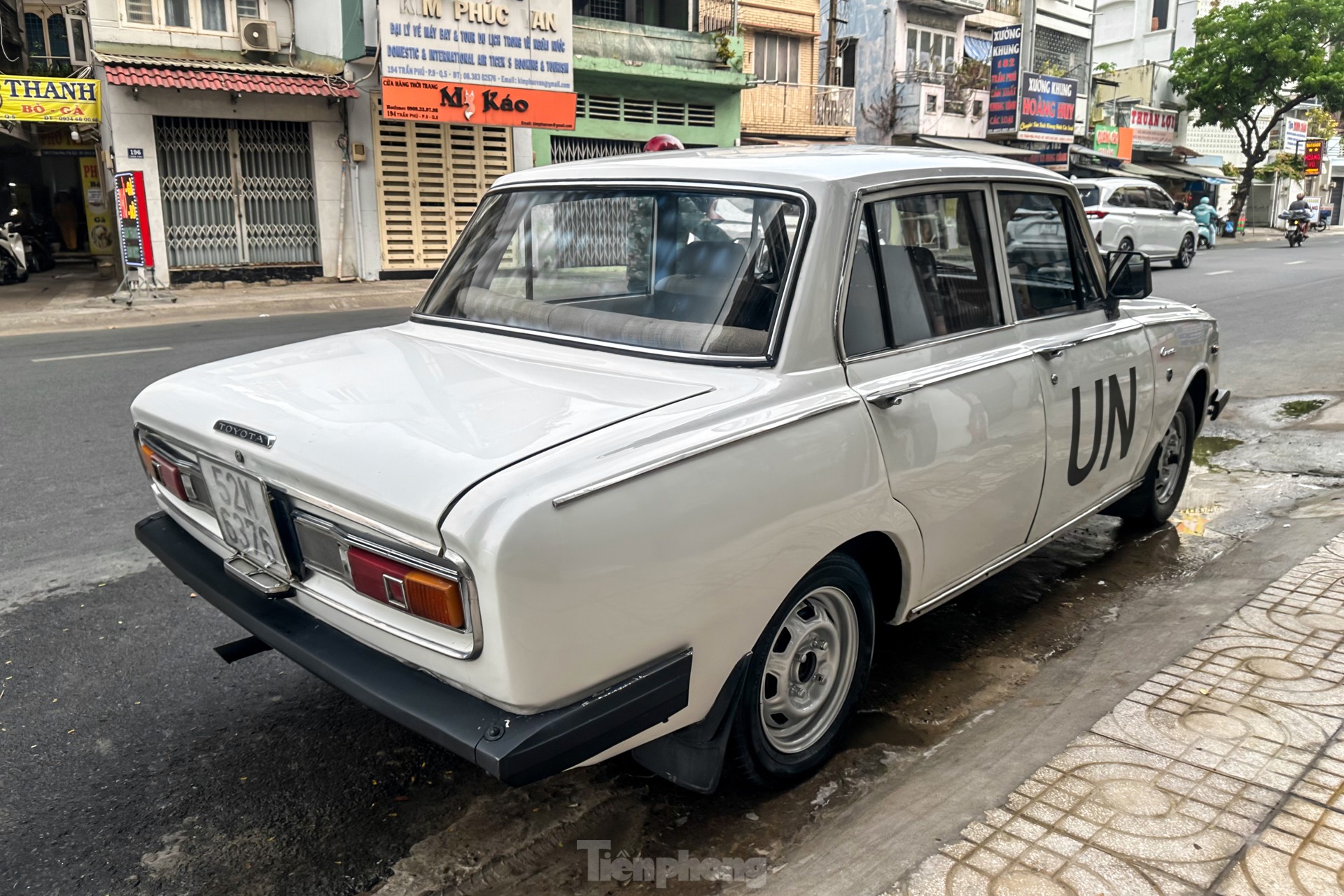 Hàng hiếm Toyota Corona đời cổ của dân chơi Sài thành- Ảnh 3.