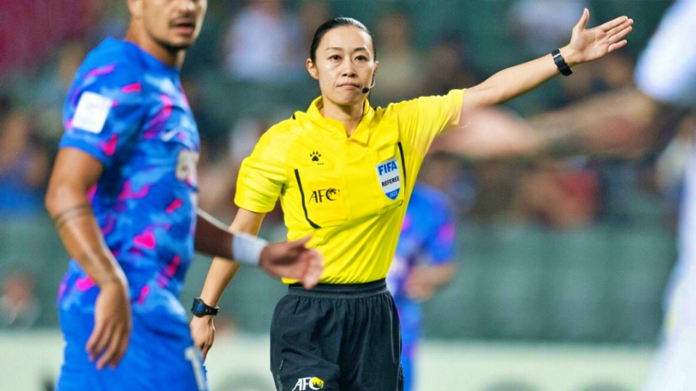 Nữ trọng tài Nhật Bản đi vào lịch sử Asian Cup- Ảnh 1.