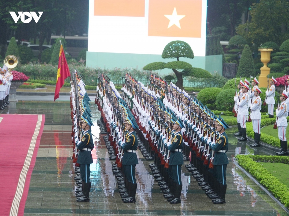 Toàn cảnh lễ đón Tổng tống Indonesia thăm cấp Nhà nước tới Việt Nam- Ảnh 4.