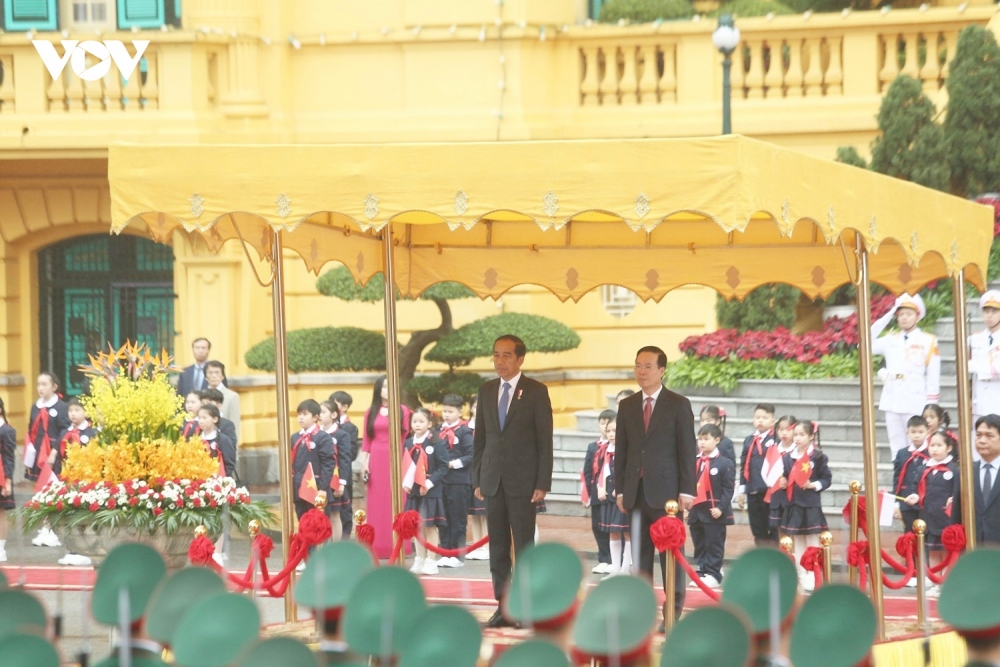 Toàn cảnh lễ đón Tổng tống Indonesia thăm cấp Nhà nước tới Việt Nam- Ảnh 1.