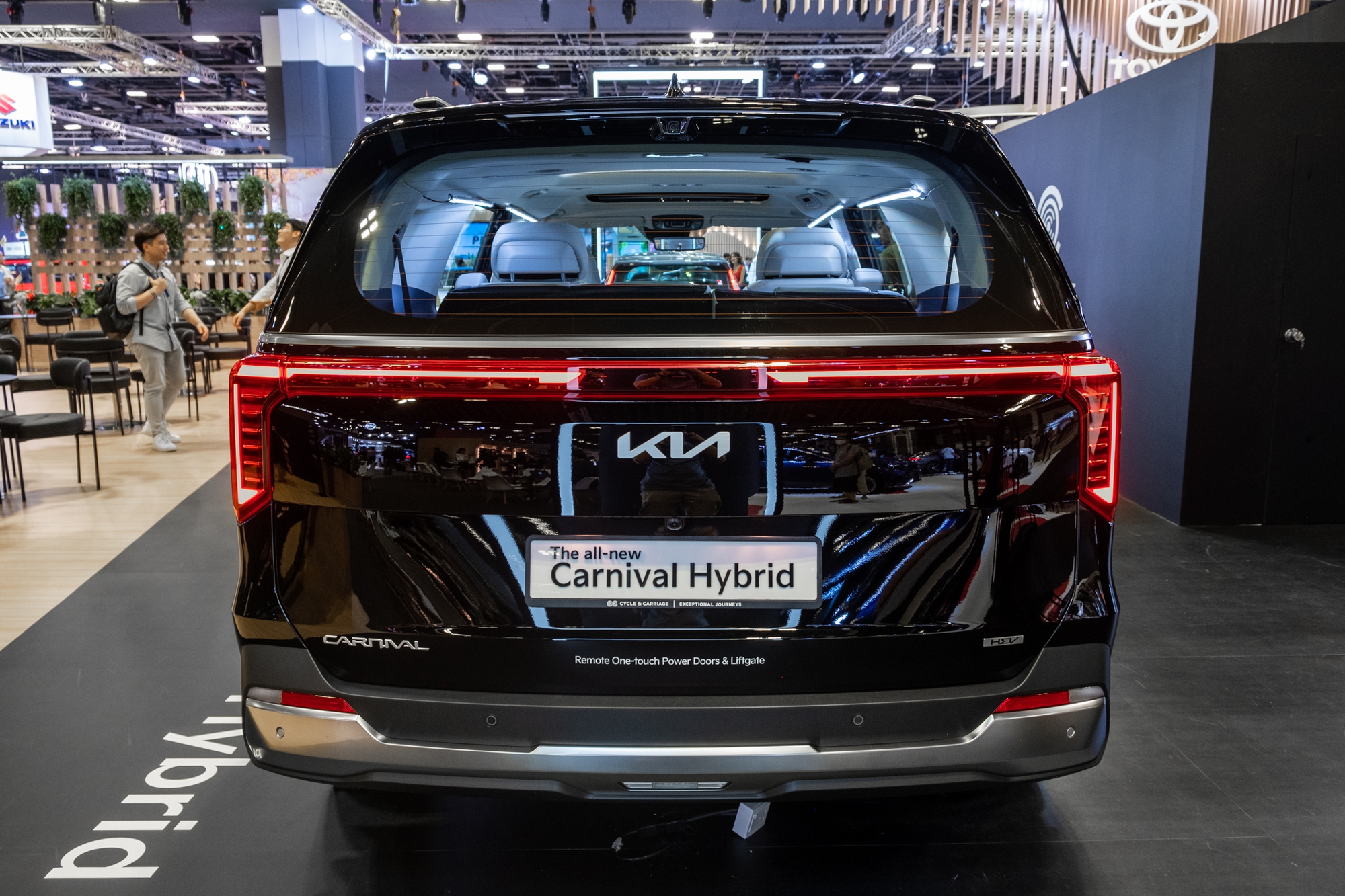 Kia Carnival 2024 lần đầu ra mắt ĐNÁ: Đèn mới như xe Cadillac, nội thất hiện đại hơn, thêm động cơ hybrid, sẽ sớm về Việt Nam- Ảnh 17.