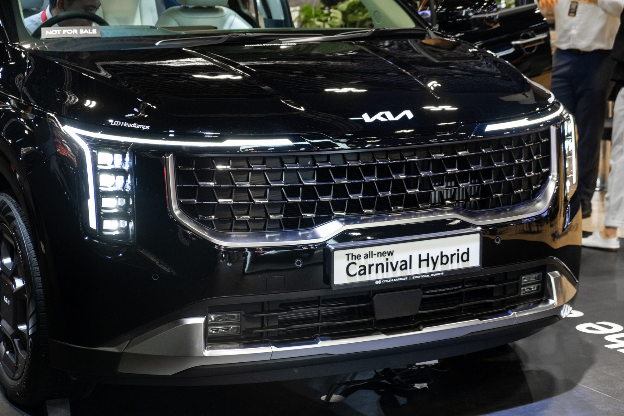 Kia Carnival 2024 lần đầu ra mắt ĐNÁ: Đèn mới như xe Cadillac, nội thất hiện đại hơn, thêm động cơ hybrid, sẽ sớm về Việt Nam- Ảnh 16.