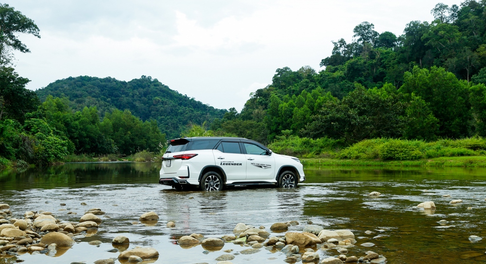 Tăng trang bị, giảm giá bán, Toyota Fortuner 2024 “món hời” cho khách hàng Việt- Ảnh 5.