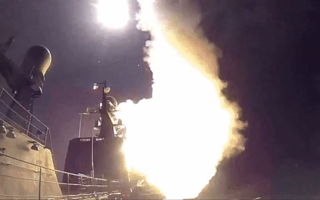 Toàn cảnh Anh-Mỹ tấn công Houthi: 150 tên lửa ồ ạt trút, Houthi đáp trả ác liệt, bắn nhầm tàu dầu Nga
