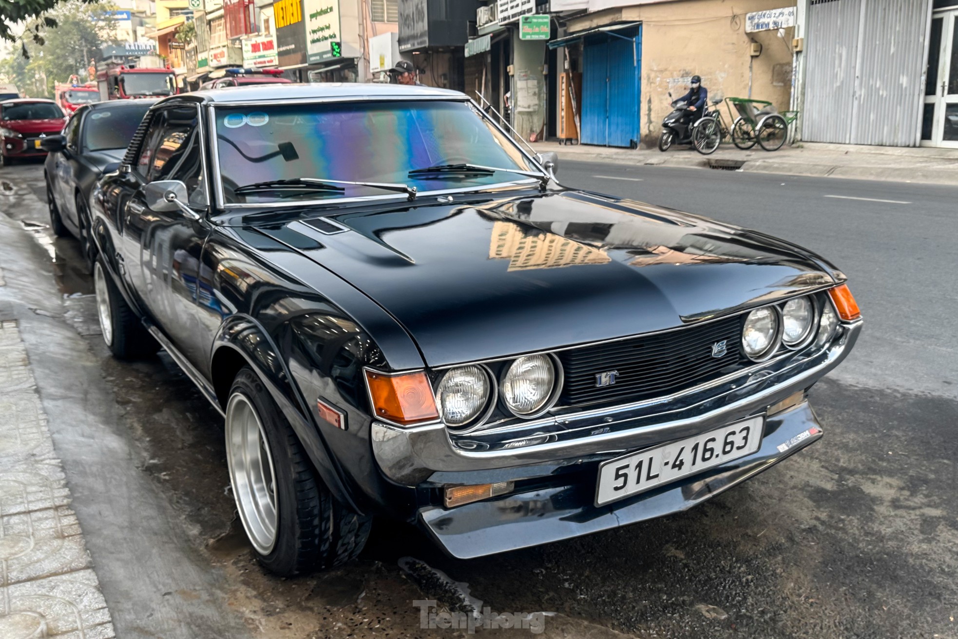 Xế cổ Toyota Celica hàng hiếm xuống phố Sài Gòn- Ảnh 1.