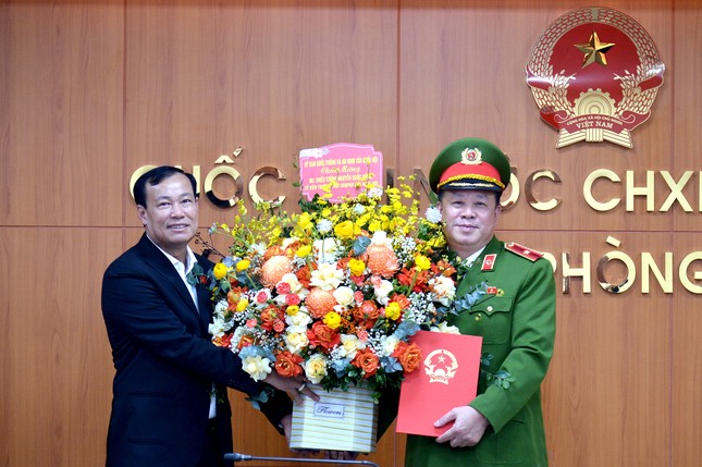 Thiếu tướng Nguyễn Quốc Hùng làm Ủy viên Thường trực Ủy ban Quốc phòng và An ninh- Ảnh 1.