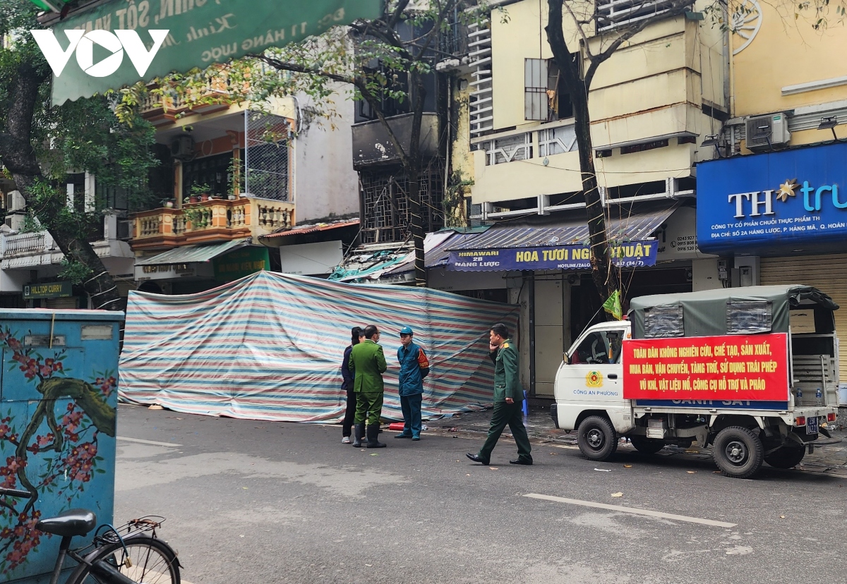 Hiện trường vụ cháy khiến 4 người tử vong tại phố Hàng Lược, Hà Nội- Ảnh 5.