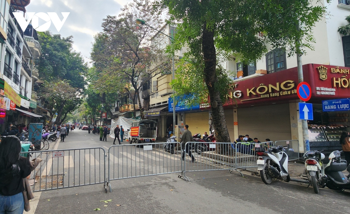 Hiện trường vụ cháy khiến 4 người tử vong tại phố Hàng Lược, Hà Nội- Ảnh 4.
