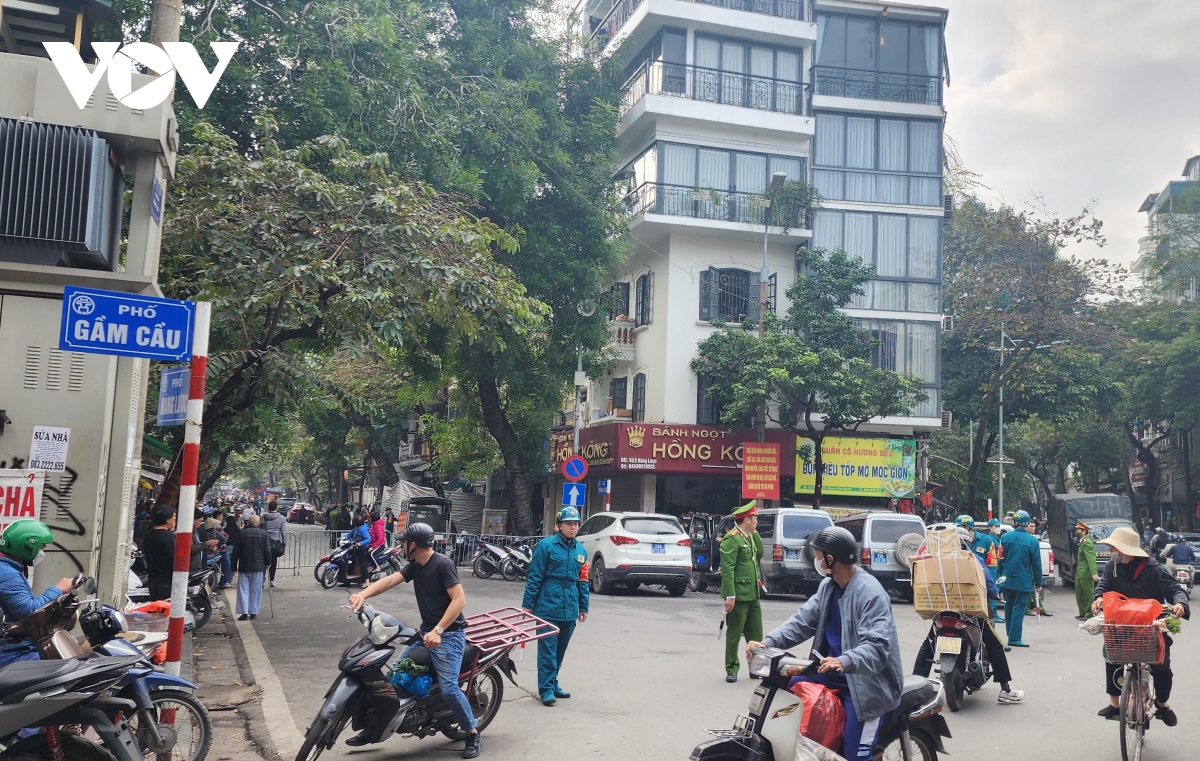 Hiện trường vụ cháy khiến 4 người tử vong tại phố Hàng Lược, Hà Nội- Ảnh 6.