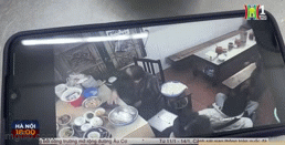 Quán phở Hà Nội trích xuất camera sau vụ bị tố đuổi khách ngồi xe lăn- Ảnh 1. Quán phở Hà Nội trích xuất camera sau vụ bị tố đuổi khách ngồi xe lăn- Ảnh 1.