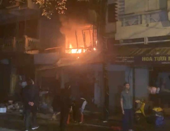 Hà Nội: Cháy nhà trên phố Hàng Lược, 4 người tử vong- Ảnh 1.