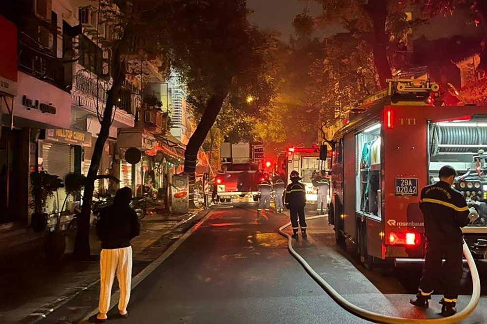 Quận Hoàn Kiếm thông tin về vụ hỏa hoạn trên phố Hàng Lược khiến 4 người tử vong- Ảnh 1.