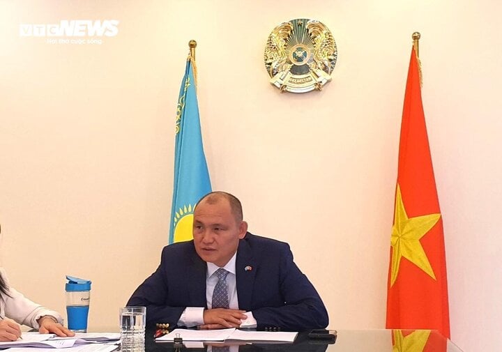 Kazakhstan muốn hợp tác đường sắt với Việt Nam- Ảnh 1.