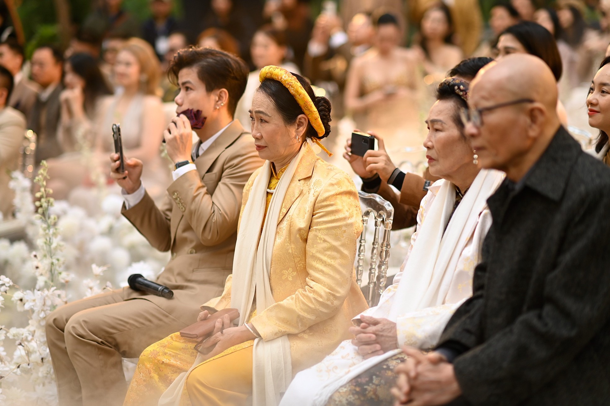 Nghệ sĩ khóc trong đám cưới Nguyễn Mạnh Cường - Vũ Hạnh Nguyên- Ảnh 4.