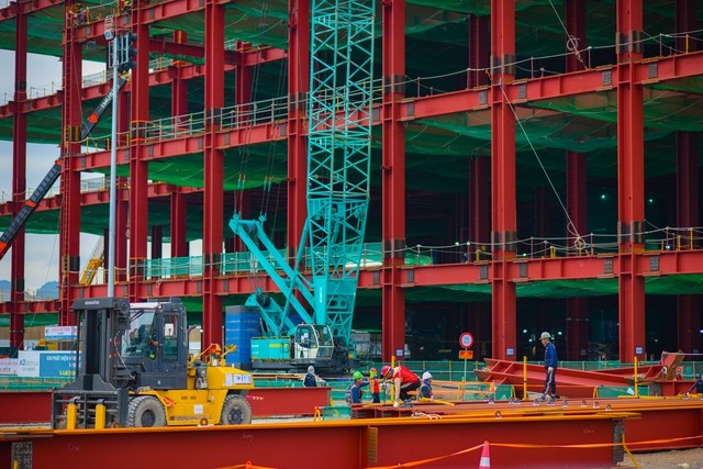 Toàn cảnh công trường xây dựng nhà máy 1 tỷ USD, dùng lượng thép gấp đôi cầu Long Biên của LG tại Hải Phòng- Ảnh 4.