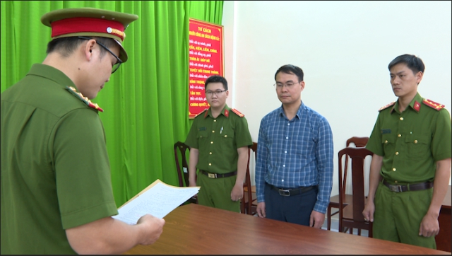 Khởi tố, bắt tạm giam Phó Cục Trưởng Cục Đăng kiểm Việt Nam- Ảnh 5.