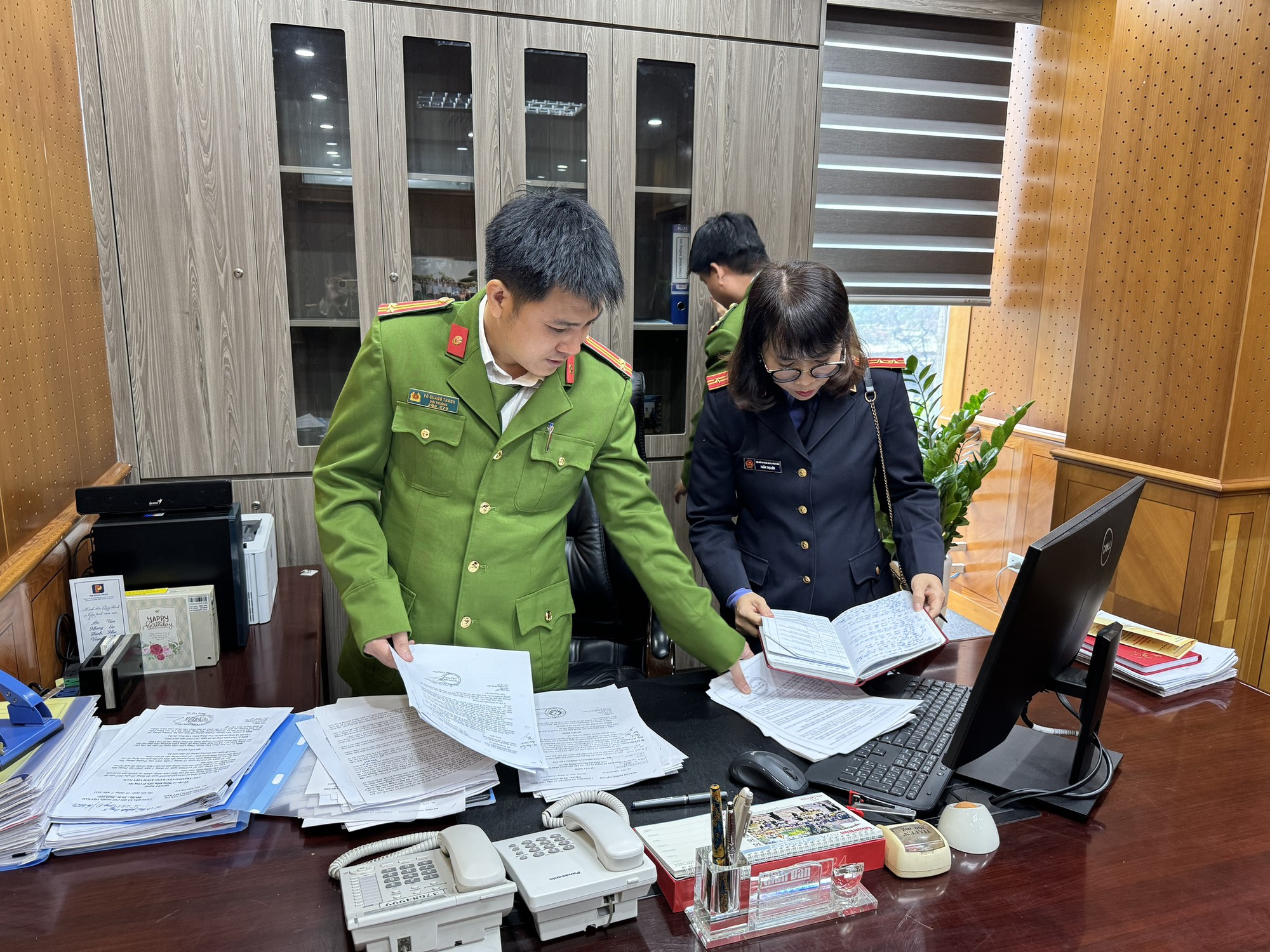 Khởi tố, bắt tạm giam Phó Cục Trưởng Cục Đăng kiểm Việt Nam- Ảnh 9.