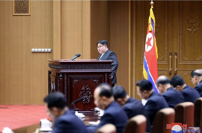 Lãnh đạo Triều Tiên kêu gọi sửa hiến pháp, từ bỏ mục tiêu thống nhất với Hàn Quốc- Ảnh 1.
