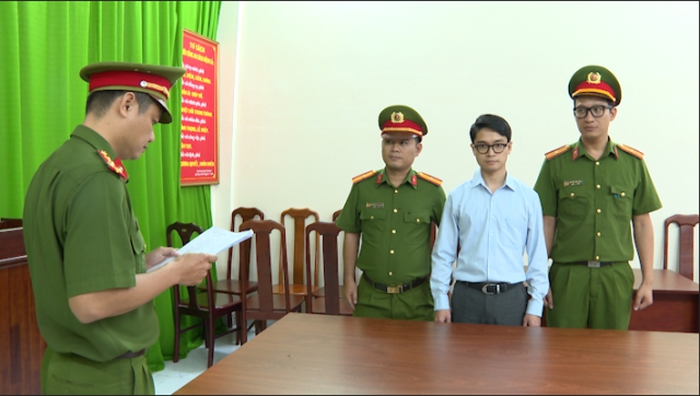 Khởi tố, bắt tạm giam Phó Cục Trưởng Cục Đăng kiểm Việt Nam- Ảnh 2.