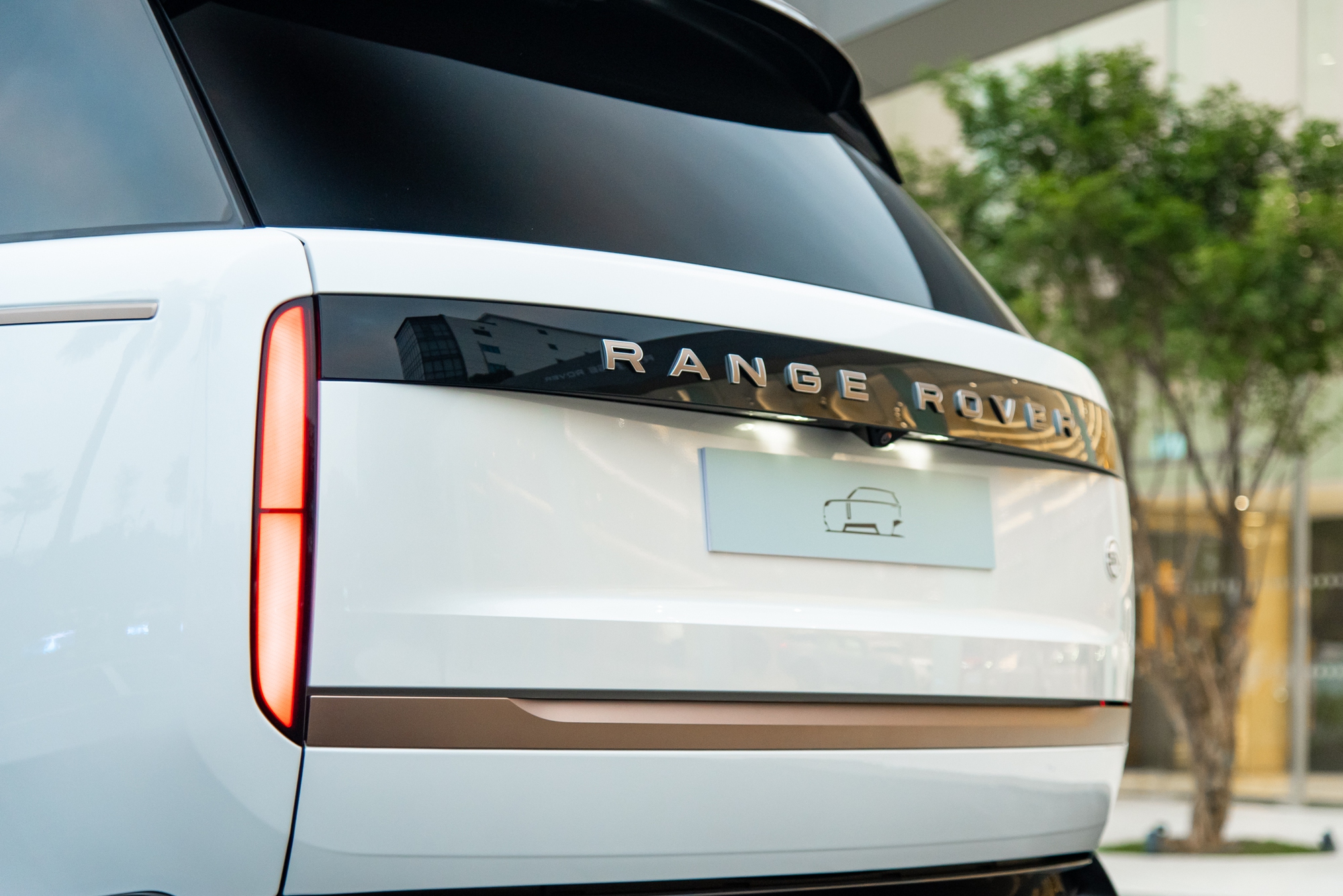 Xem những trang bị này mới hiểu vì sao chiếc Range Rover SV 2024 có giá 19 tỷ: Công nghệ khủng, vật liệu quý, chế tác thủ công- Ảnh 21.