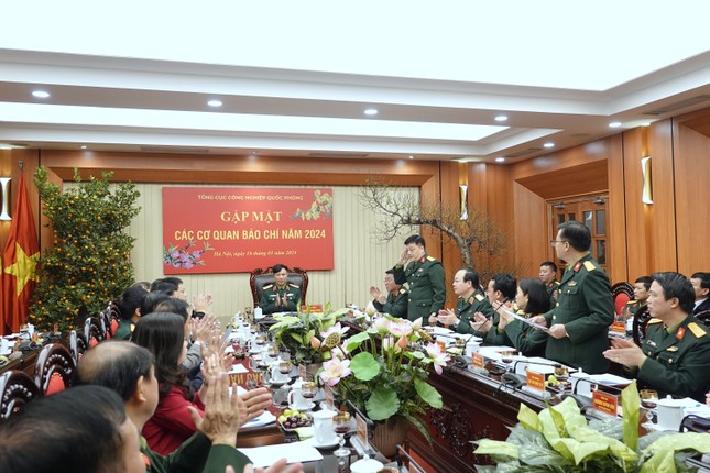 Việt Nam hướng tới sản xuất thành công vũ khí, khí tài hiện đại và chiến lược- Ảnh 1.
