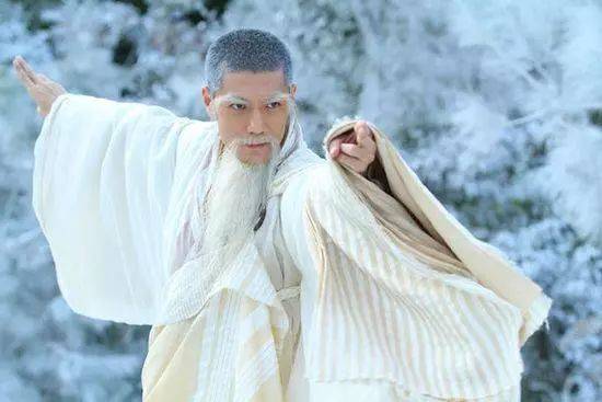 Top 6 lão cao thủ võ công mạnh nhất của Kim Dung: Chu Bá Thông thứ 5, Vô Danh Thần Tăng thua một người- Ảnh 1.