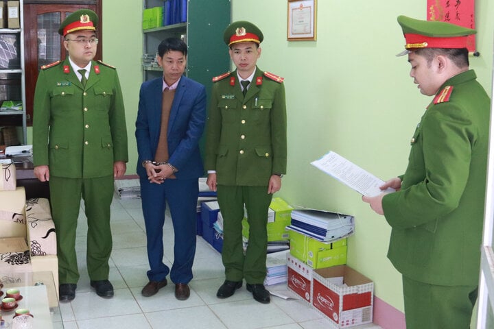 Nguyên Chủ tịch huyện cùng loạt cán bộ ở Sơn La bị khởi tố- Ảnh 2.
