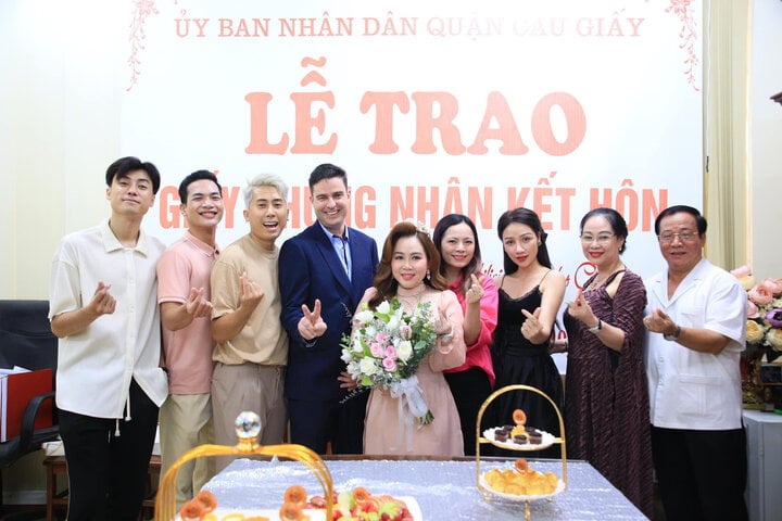 'Nữ diễn viên lùn nhất showbiz Việt': Ly hôn với chồng Tây sau 2 năm căng thẳng- Ảnh 2.