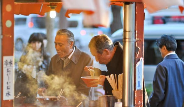 Buồn của Nhật Bản: Là nền kinh tế top 3 thế giới nhưng người dân không dám ‘tiêu pha’, đến ăn trưa cũng phải ‘nâng lên hạ xuống’, tính sao không được quá 83.000 đồng- Ảnh 1.