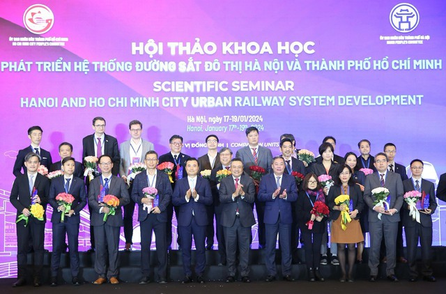 'Quái vật lòng đất' có thể giúp TP đông dân nhất Việt Nam làm 200km đường sắt đô thị trong 5 năm?- Ảnh 1.