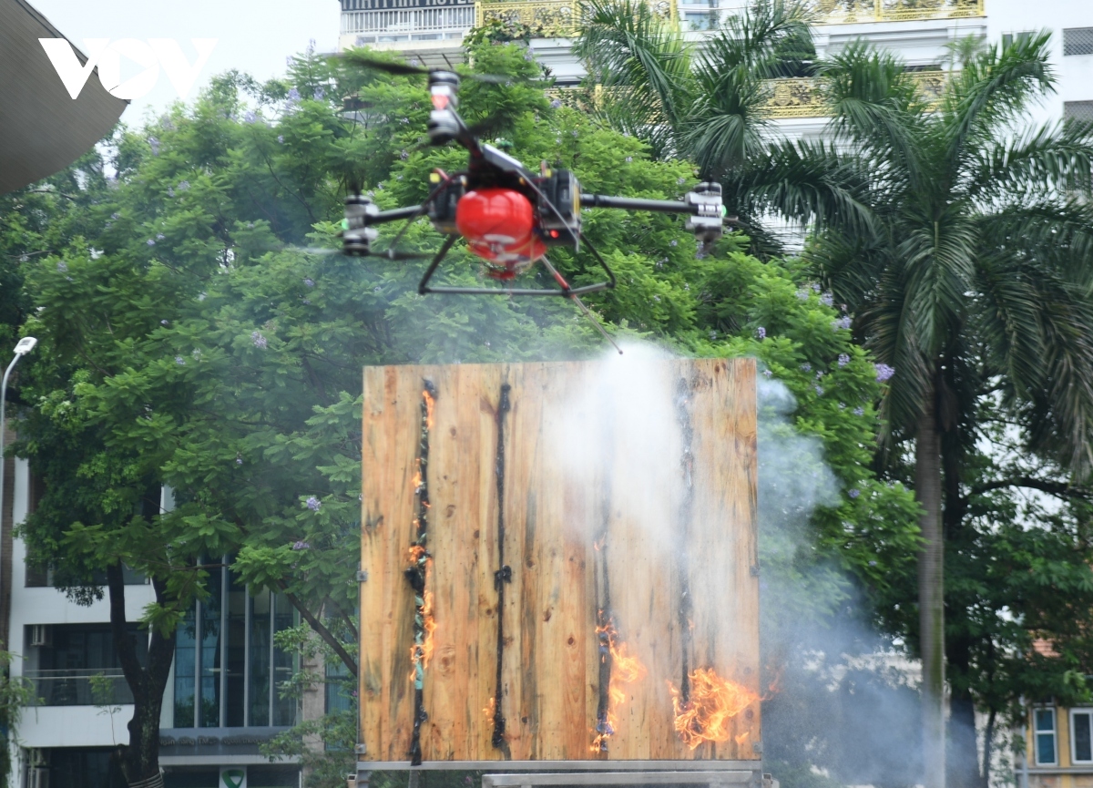UAV do Việt Nam sản xuất hỗ trợ chữa cháy nhà cao tầng có gì đặc biệt?- Ảnh 2.